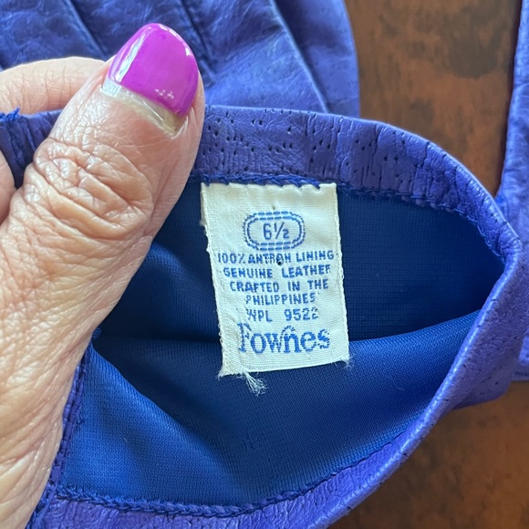 Luxurious Deep Purple Jones New York Scarf and Matching Fownes Glove - Picture 6 of 6